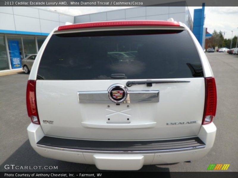 White Diamond Tricoat / Cashmere/Cocoa 2013 Cadillac Escalade Luxury AWD