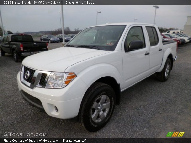 Glacier White / Beige 2013 Nissan Frontier SV V6 Crew Cab 4x4