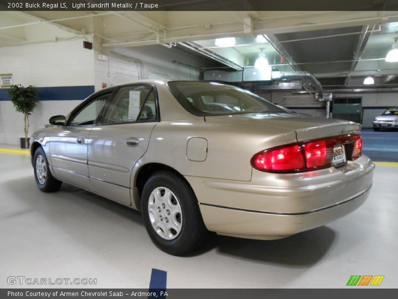 Light Sandrift Metallic / Taupe 2002 Buick Regal LS