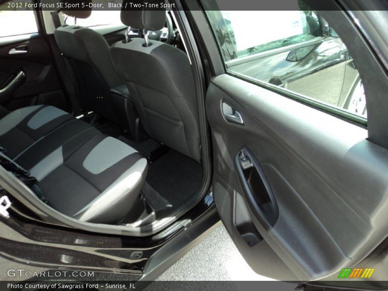 Black / Two-Tone Sport 2012 Ford Focus SE Sport 5-Door