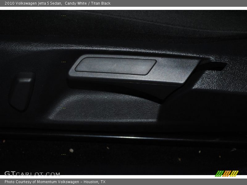 Candy White / Titan Black 2010 Volkswagen Jetta S Sedan