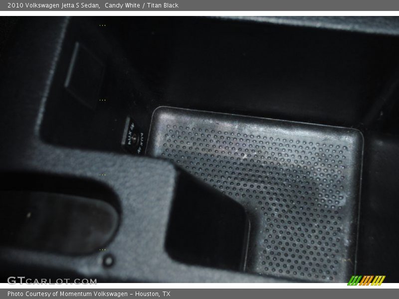 Candy White / Titan Black 2010 Volkswagen Jetta S Sedan
