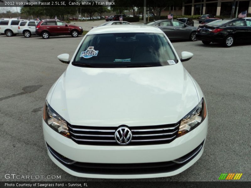 Candy White / Titan Black 2012 Volkswagen Passat 2.5L SE