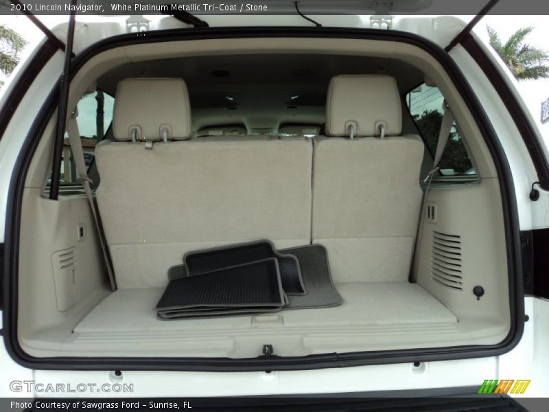 White Platinum Metallic Tri-Coat / Stone 2010 Lincoln Navigator
