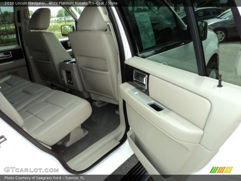 White Platinum Metallic Tri-Coat / Stone 2010 Lincoln Navigator