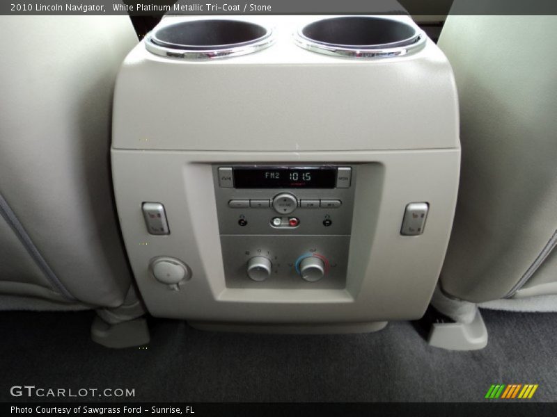 White Platinum Metallic Tri-Coat / Stone 2010 Lincoln Navigator