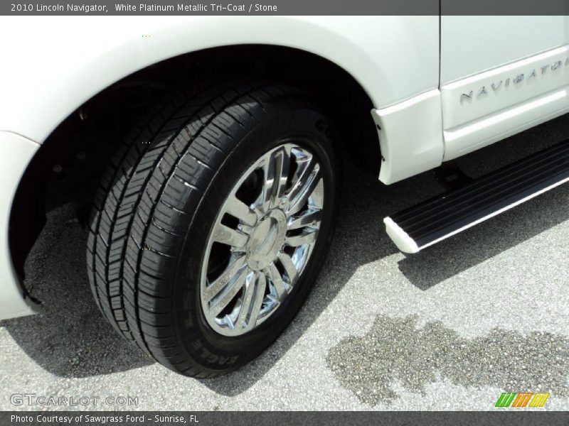 White Platinum Metallic Tri-Coat / Stone 2010 Lincoln Navigator