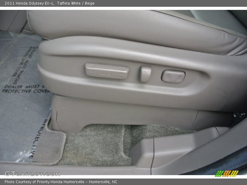 Taffeta White / Beige 2011 Honda Odyssey EX-L