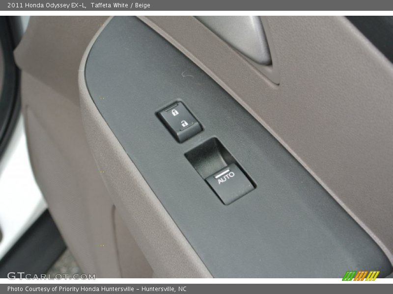 Taffeta White / Beige 2011 Honda Odyssey EX-L