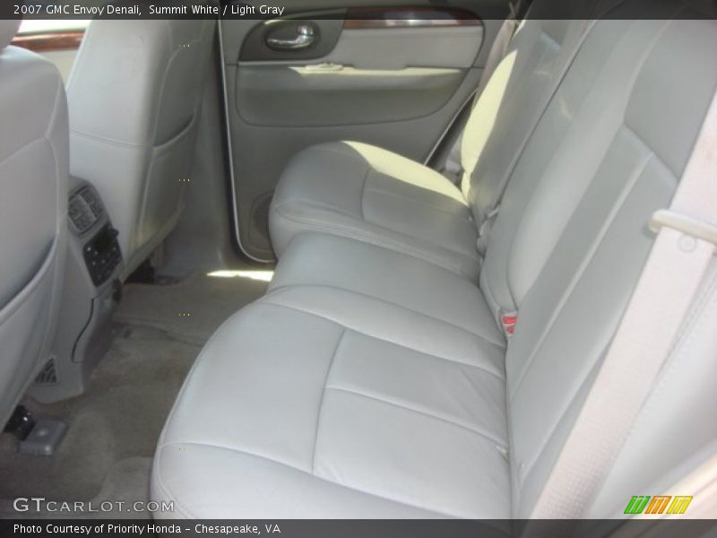 Summit White / Light Gray 2007 GMC Envoy Denali