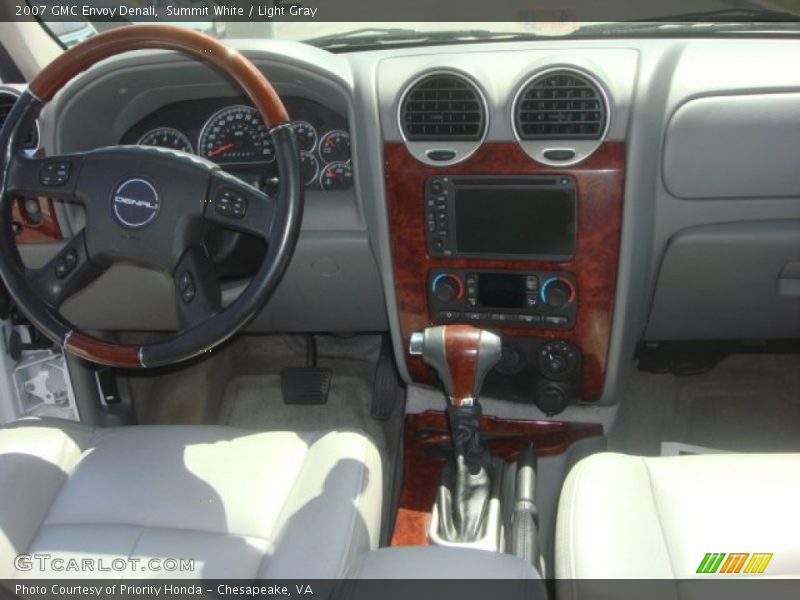 Summit White / Light Gray 2007 GMC Envoy Denali