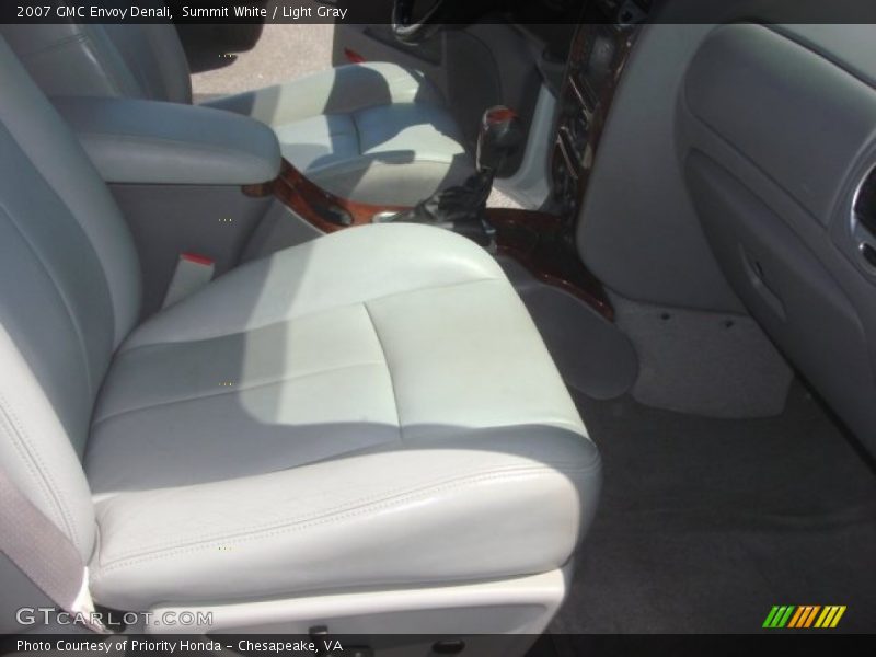 Summit White / Light Gray 2007 GMC Envoy Denali