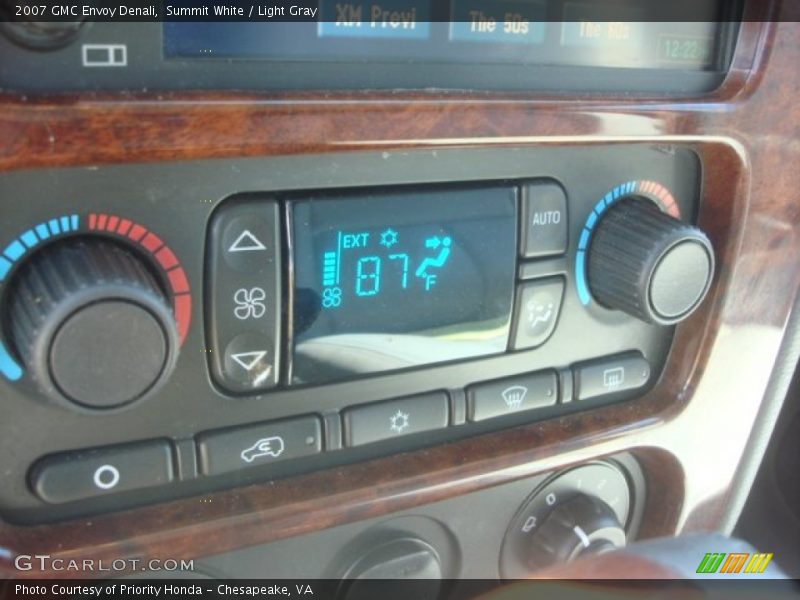 Summit White / Light Gray 2007 GMC Envoy Denali