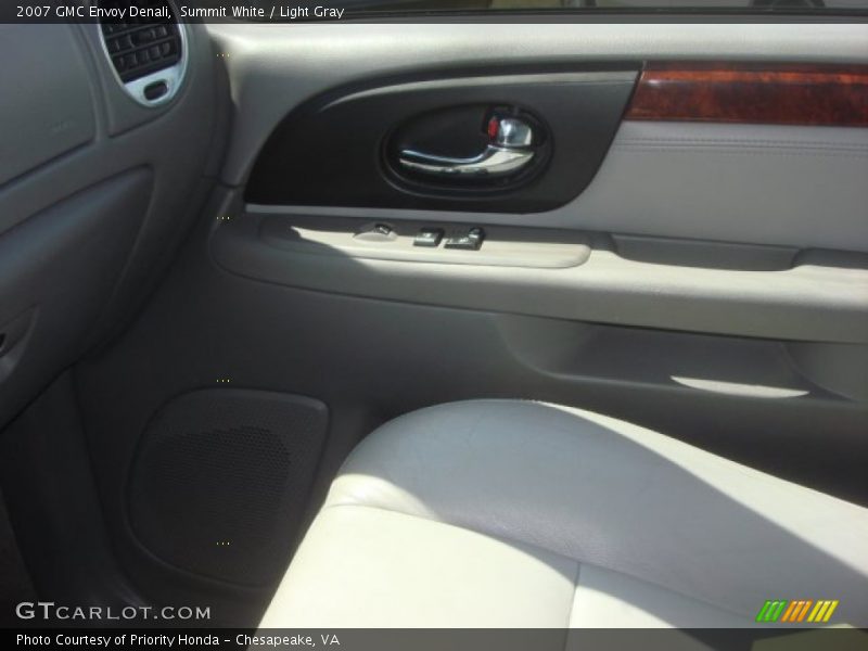 Summit White / Light Gray 2007 GMC Envoy Denali