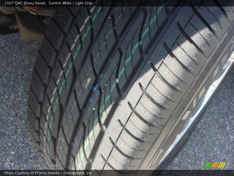 Summit White / Light Gray 2007 GMC Envoy Denali
