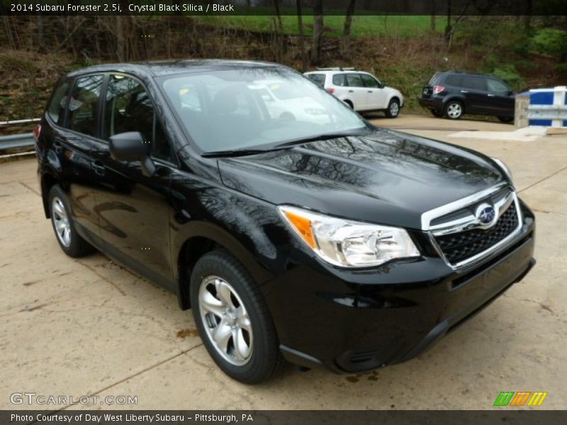 Front 3/4 View of 2014 Forester 2.5i