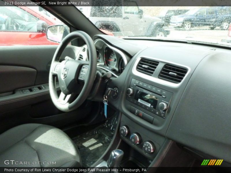 New Bright White / Black 2013 Dodge Avenger SE