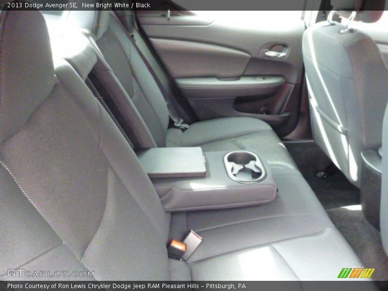 New Bright White / Black 2013 Dodge Avenger SE