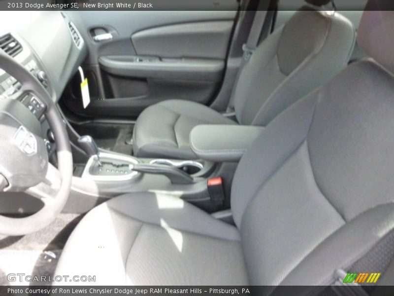 New Bright White / Black 2013 Dodge Avenger SE