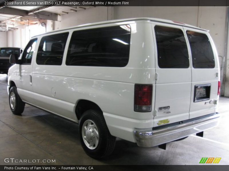 Oxford White / Medium Flint 2009 Ford E Series Van E150 XLT Passenger