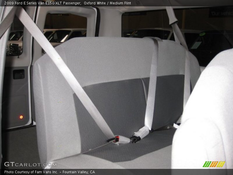 Oxford White / Medium Flint 2009 Ford E Series Van E150 XLT Passenger