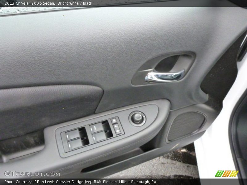 Bright White / Black 2013 Chrysler 200 S Sedan