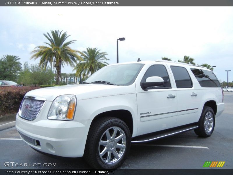 Front 3/4 View of 2010 Yukon XL Denali