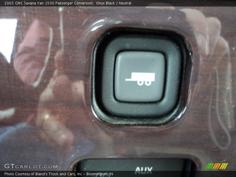 Onyx Black / Neutral 2003 GMC Savana Van 1500 Passenger Conversion