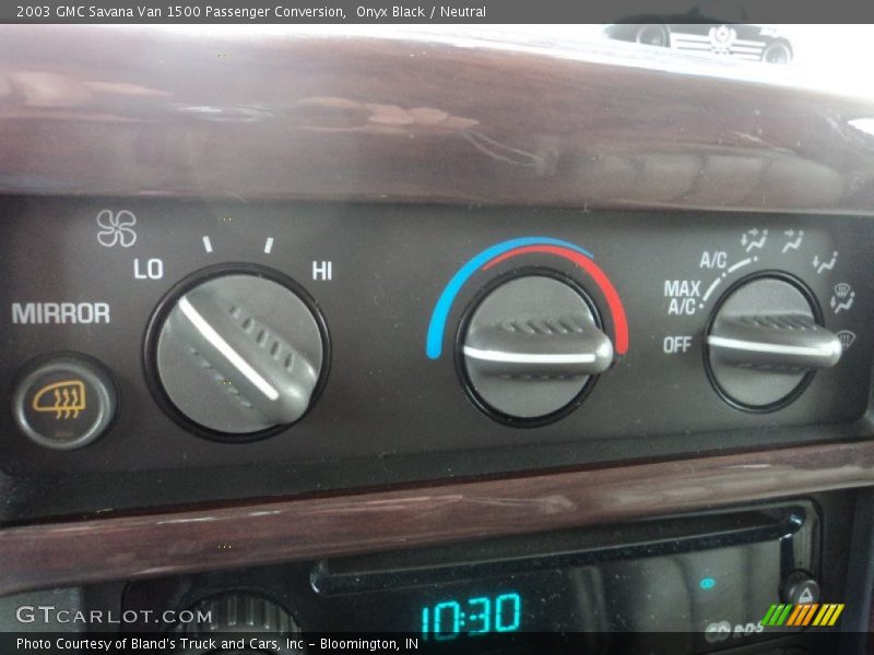 Onyx Black / Neutral 2003 GMC Savana Van 1500 Passenger Conversion
