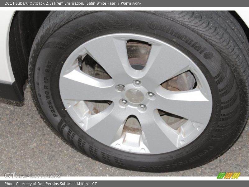 Satin White Pearl / Warm Ivory 2011 Subaru Outback 2.5i Premium Wagon
