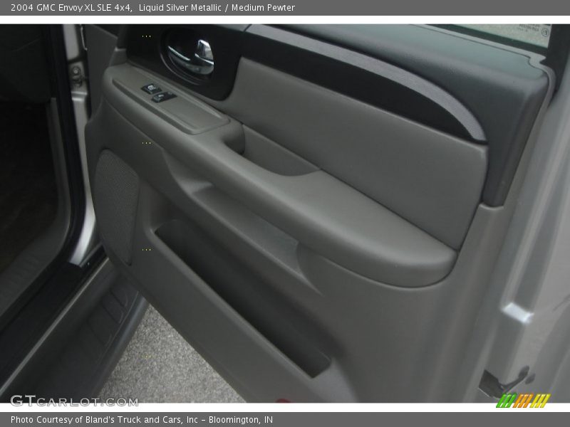 Liquid Silver Metallic / Medium Pewter 2004 GMC Envoy XL SLE 4x4