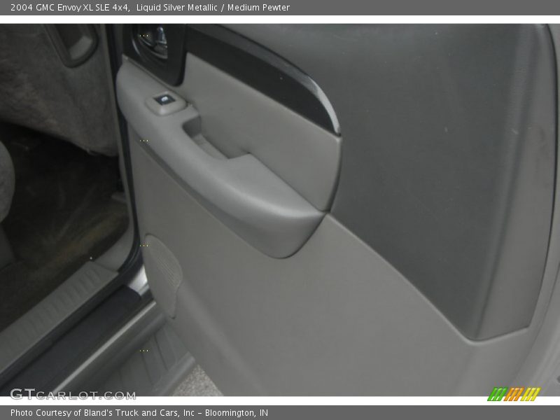 Liquid Silver Metallic / Medium Pewter 2004 GMC Envoy XL SLE 4x4