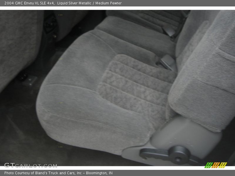 Liquid Silver Metallic / Medium Pewter 2004 GMC Envoy XL SLE 4x4