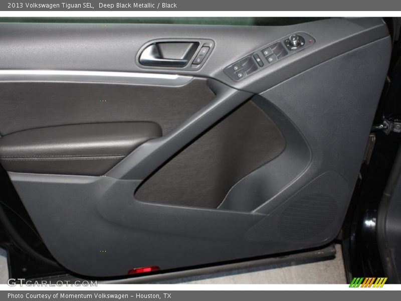 Door Panel of 2013 Tiguan SEL