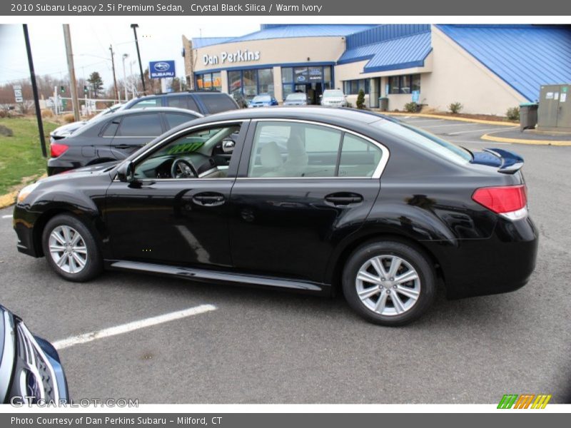 Crystal Black Silica / Warm Ivory 2010 Subaru Legacy 2.5i Premium Sedan