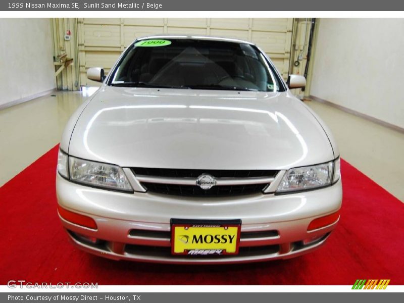 Sunlit Sand Metallic / Beige 1999 Nissan Maxima SE