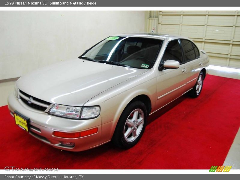 Sunlit Sand Metallic / Beige 1999 Nissan Maxima SE