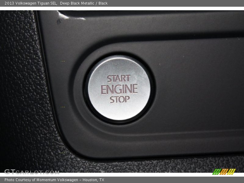 Deep Black Metallic / Black 2013 Volkswagen Tiguan SEL