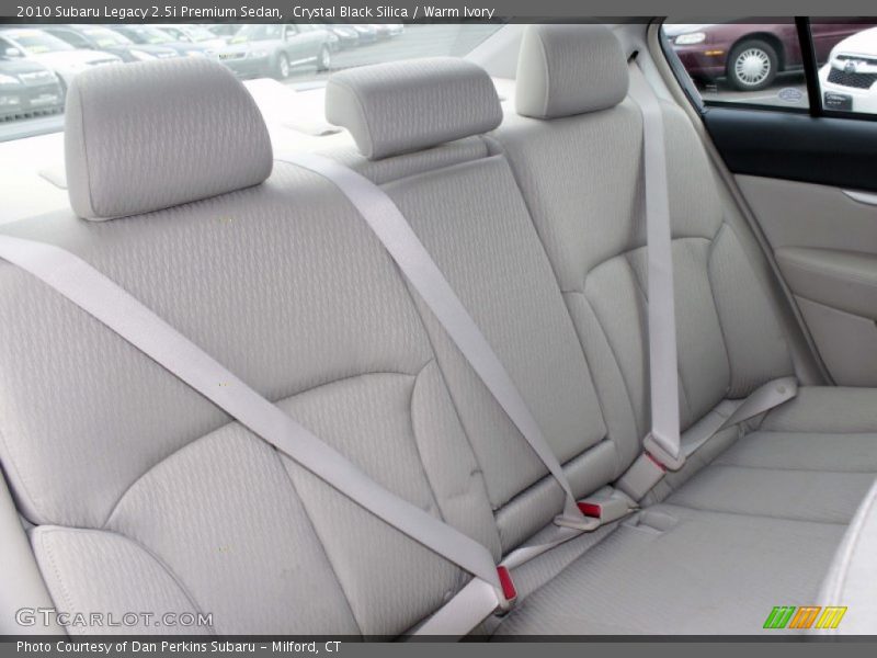 Crystal Black Silica / Warm Ivory 2010 Subaru Legacy 2.5i Premium Sedan