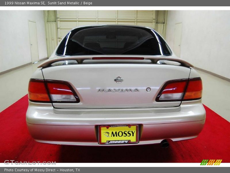 Sunlit Sand Metallic / Beige 1999 Nissan Maxima SE