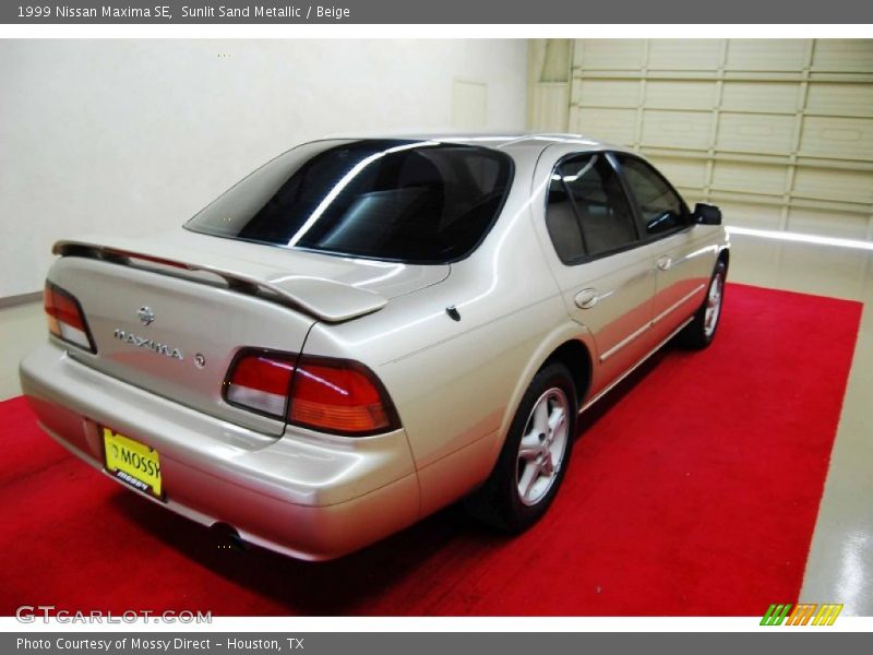 Sunlit Sand Metallic / Beige 1999 Nissan Maxima SE