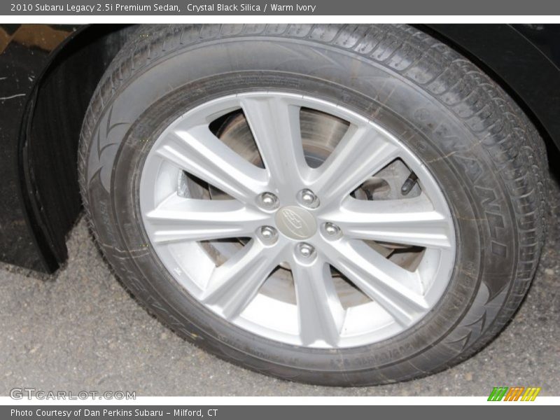 Crystal Black Silica / Warm Ivory 2010 Subaru Legacy 2.5i Premium Sedan