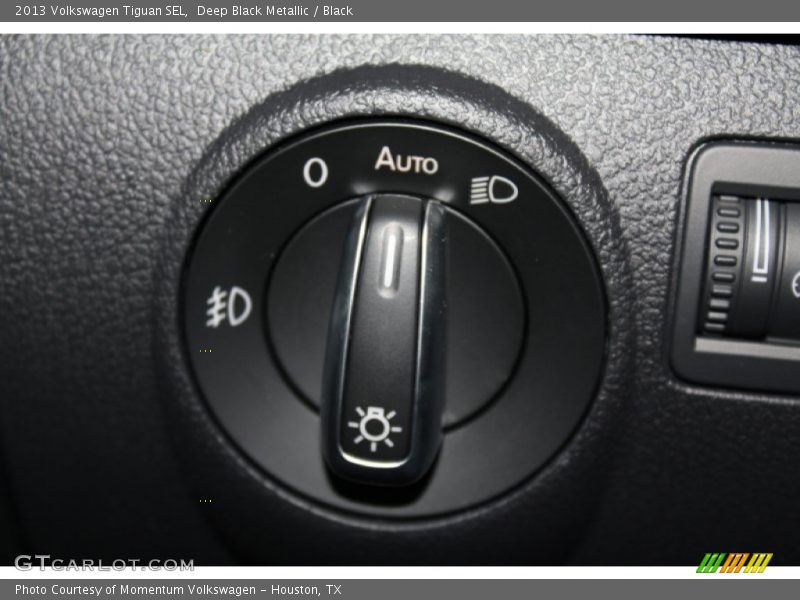 Controls of 2013 Tiguan SEL