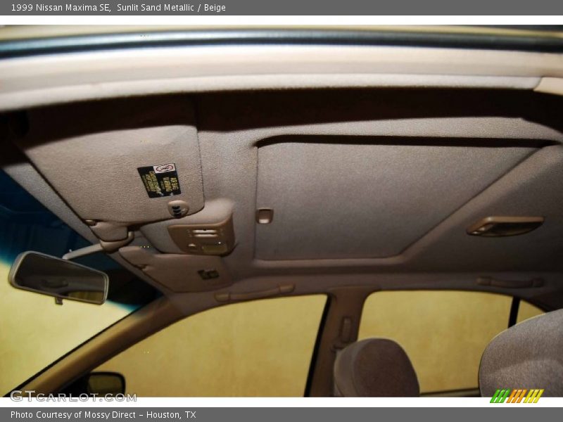 Sunlit Sand Metallic / Beige 1999 Nissan Maxima SE