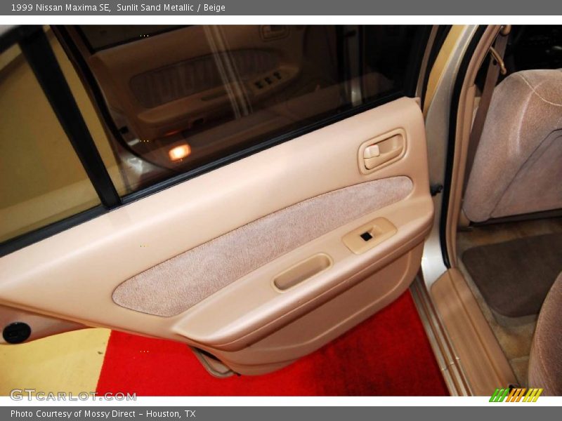 Sunlit Sand Metallic / Beige 1999 Nissan Maxima SE