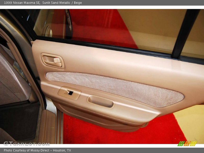 Sunlit Sand Metallic / Beige 1999 Nissan Maxima SE