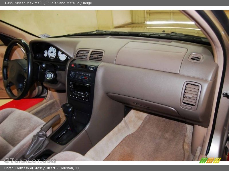 Sunlit Sand Metallic / Beige 1999 Nissan Maxima SE