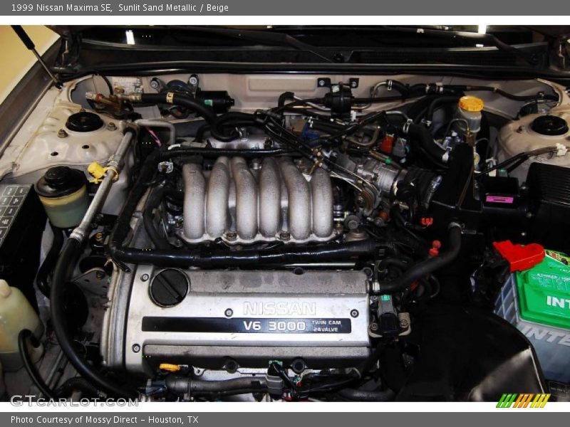 Sunlit Sand Metallic / Beige 1999 Nissan Maxima SE