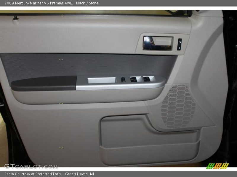 Door Panel of 2009 Mariner V6 Premier 4WD