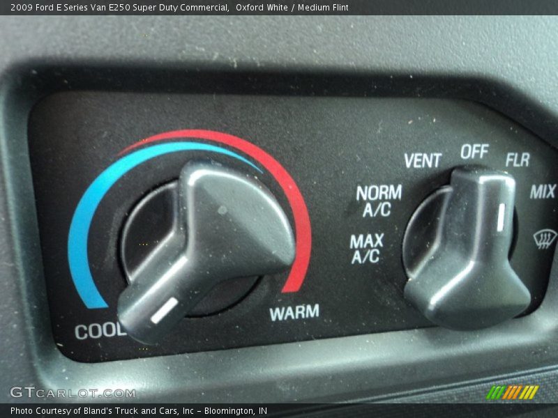 Oxford White / Medium Flint 2009 Ford E Series Van E250 Super Duty Commercial